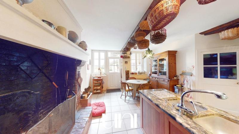 Propriété - 285 m² - 9 pièces