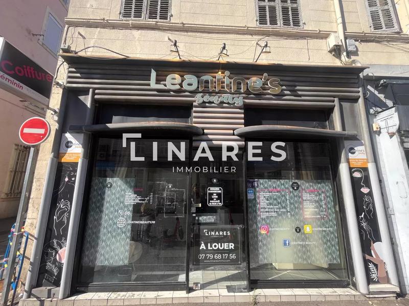 Magasins - 71 m² - 4 pièces