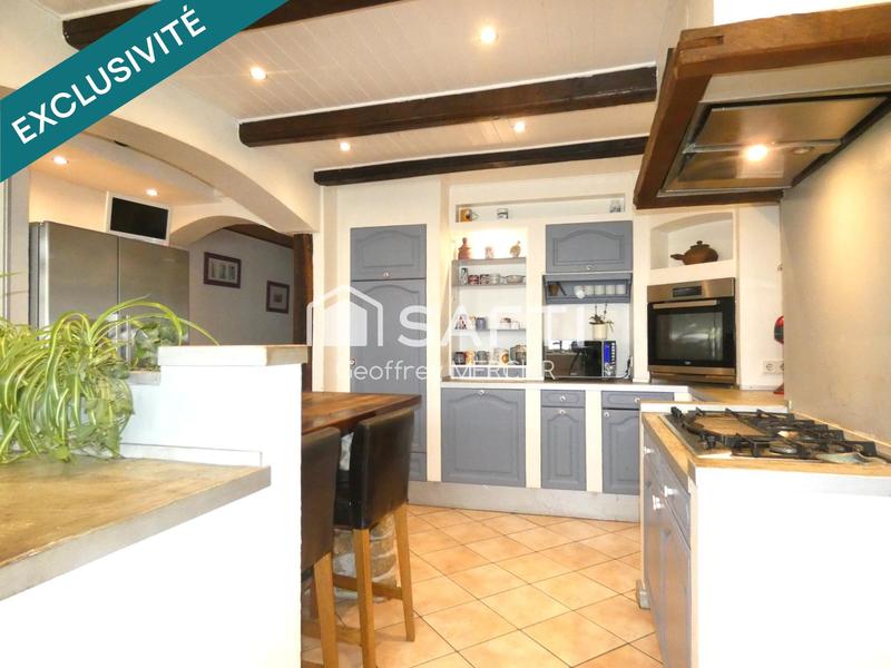 Maison - 232 m² - 7 pièces