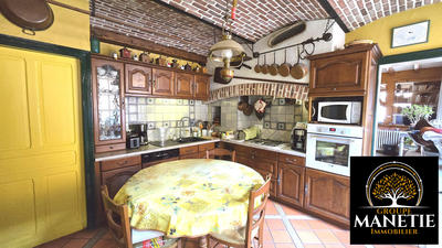 Maison traditionnelle - 142 m² - 8 pièces