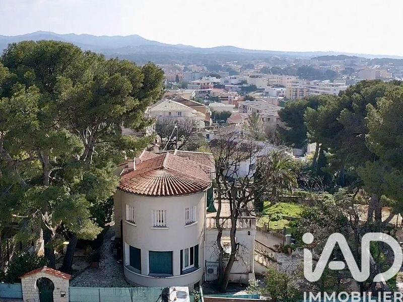 Maison - 198 m² - 8 pièces