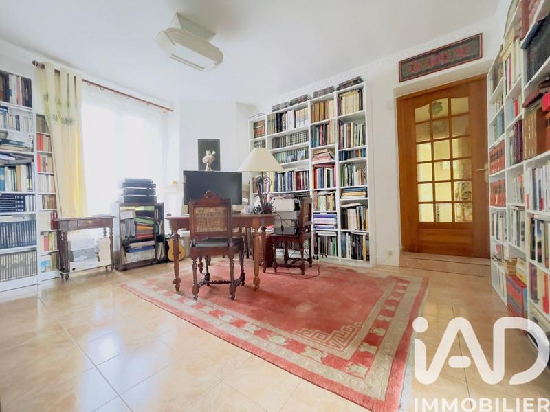 Maison - 246 m² - 10 pièces