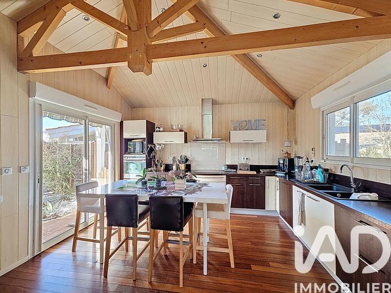 Maison - 198 m² - 8 pièces