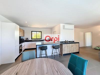 Villa - 106 m² - 4 pièces