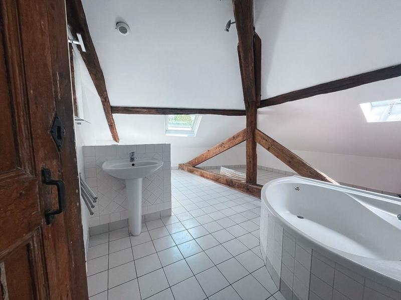 Appartement - 80 m² - 3 pièces