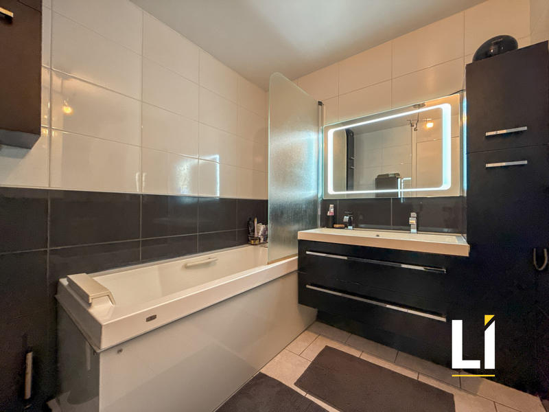 Appartement - 98 m² - 4 pièces