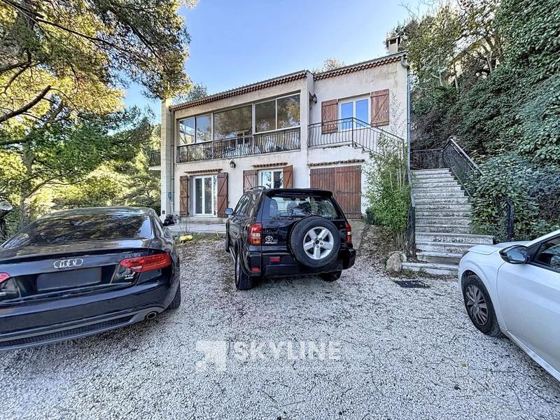 Maison - 166 m² - 7 pièces