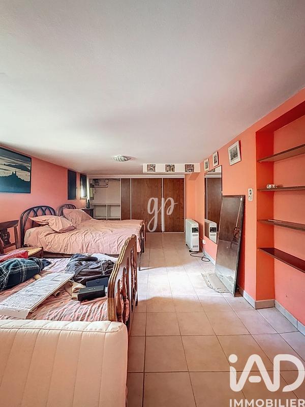 Maison - 233 m² - 7 pièces