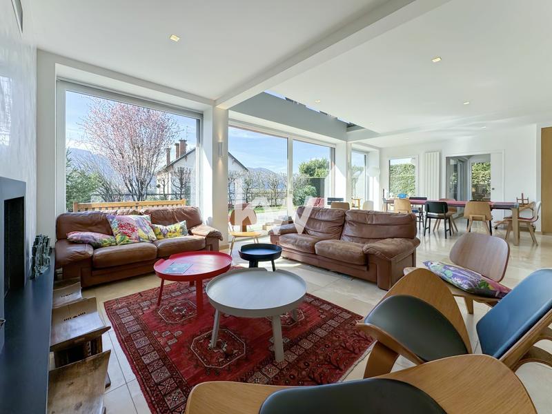 Maison - 321 m² - 11 pièces