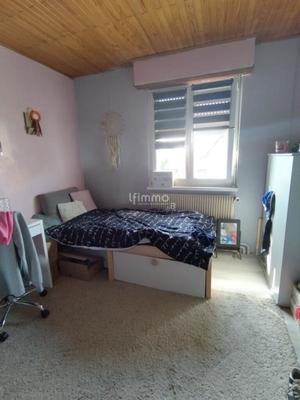 Maison - 90 m² - 5 pièces