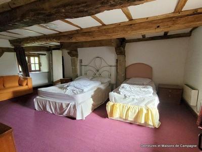 Maison - 268 m² - 12 pièces