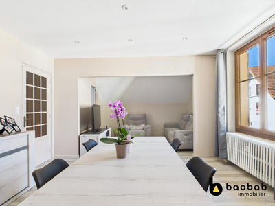 Appartement - 90 m² - 4 pièces