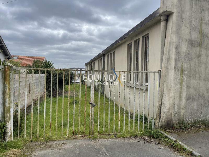 Local d'activités - 700 m²