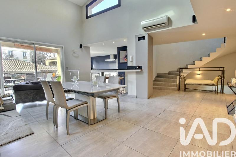 Duplex - 216 m² - 6 pièces