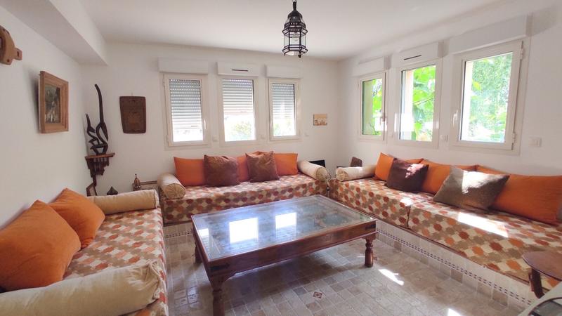 Maison - 242 m² - 7 pièces