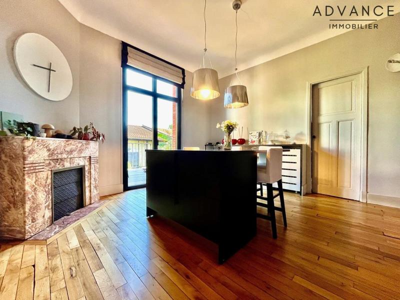 Maison - 315 m² - 12 pièces