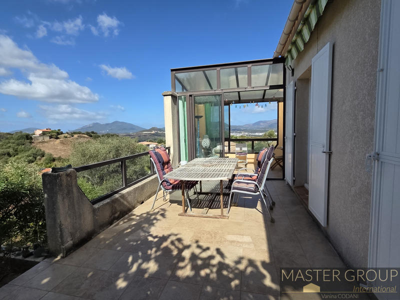 Villa - 217 m² - 5 pièces