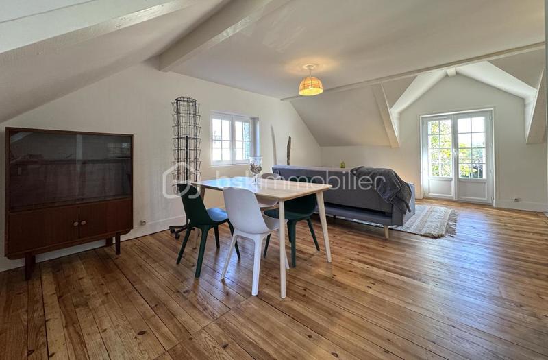 Maison en pierre - 333 m² - 11 pièces