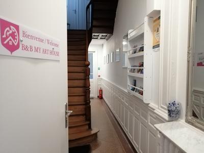 B&amp;B My Art House