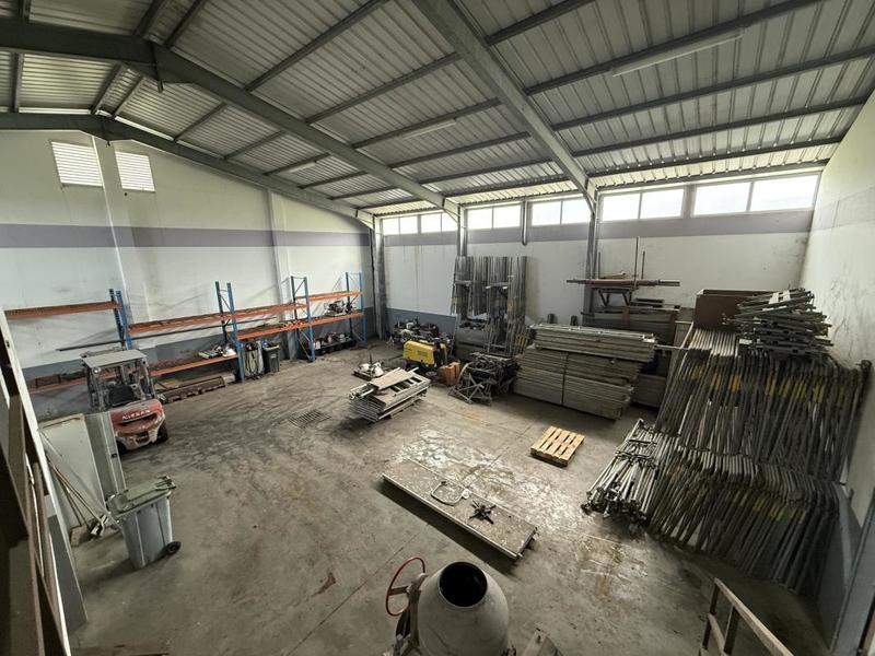 Entrepôt - 1 404 m²