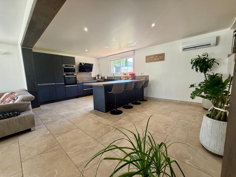 Villa - 194 m² - 9 pièces