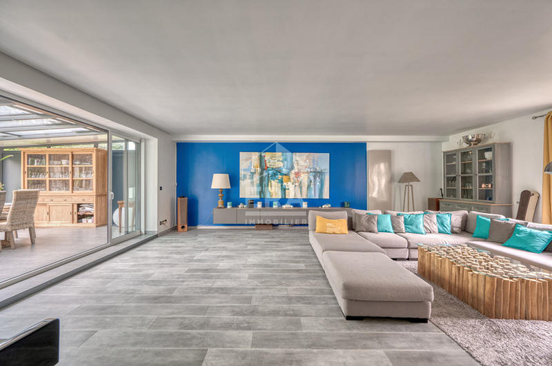 Maison - 285 m² - 8 pièces