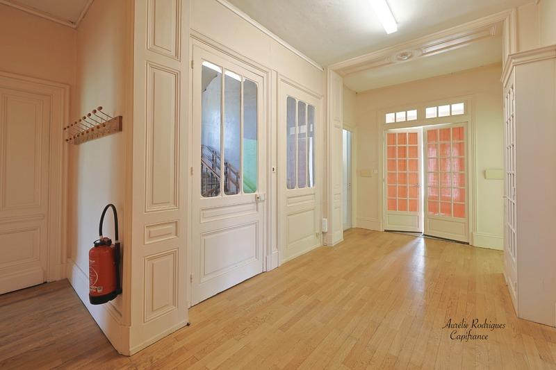 Propriété - 370 m² - 14 pièces