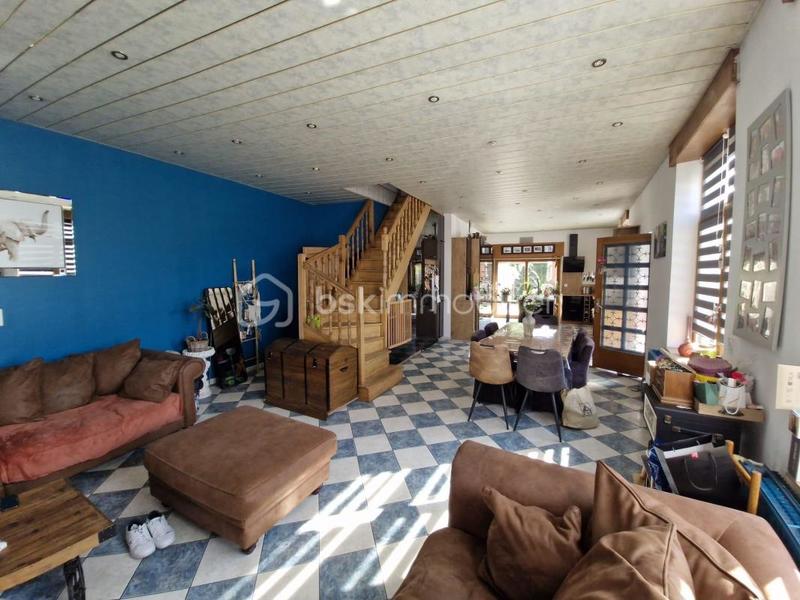 Maison - 185 m² - 9 pièces