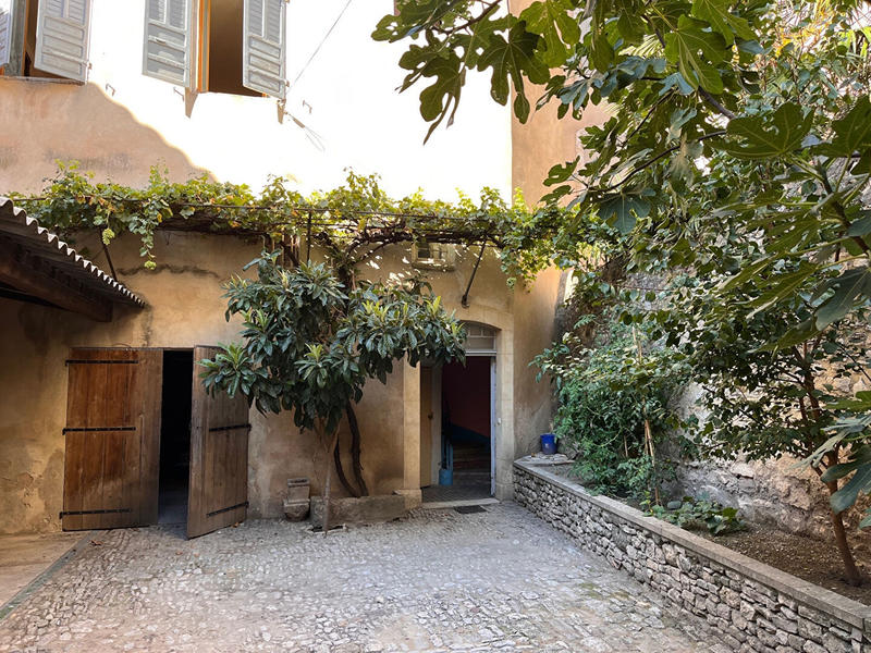 Maison - 289 m² - 12 pièces