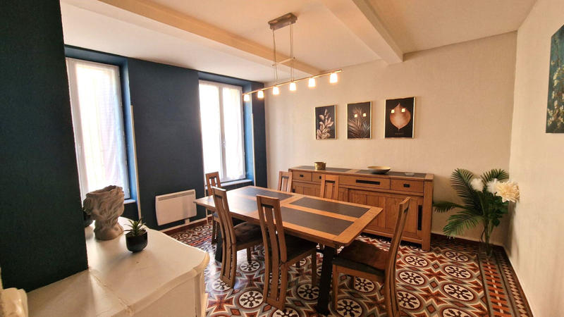 Maison - 240 m² - 7 pièces