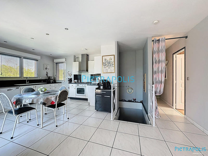 Maison - 161 m² - 7 pièces