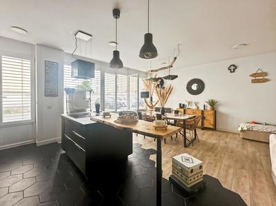 Loft - 100 m² - 4 pièces