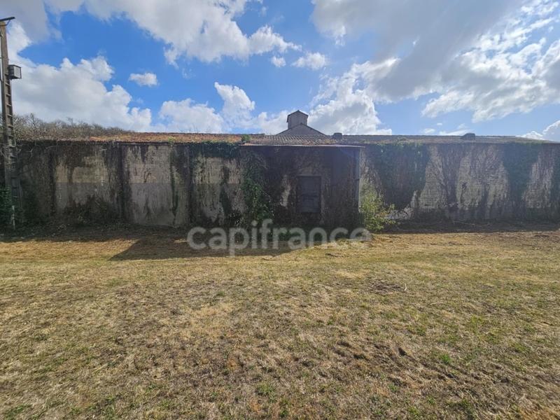 Grange - 215 m² - 2 pièces