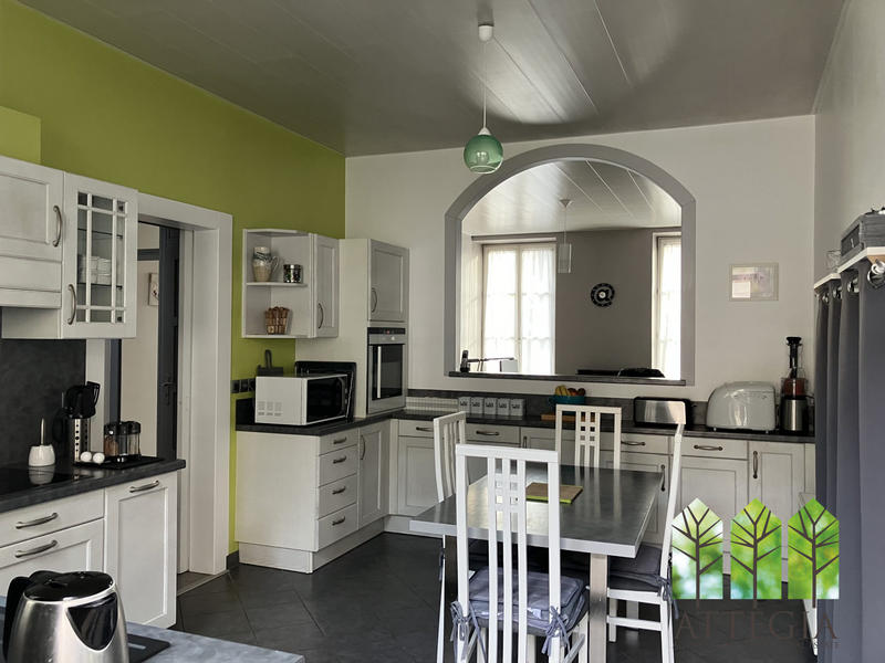 Maison - 175 m² - 8 pièces