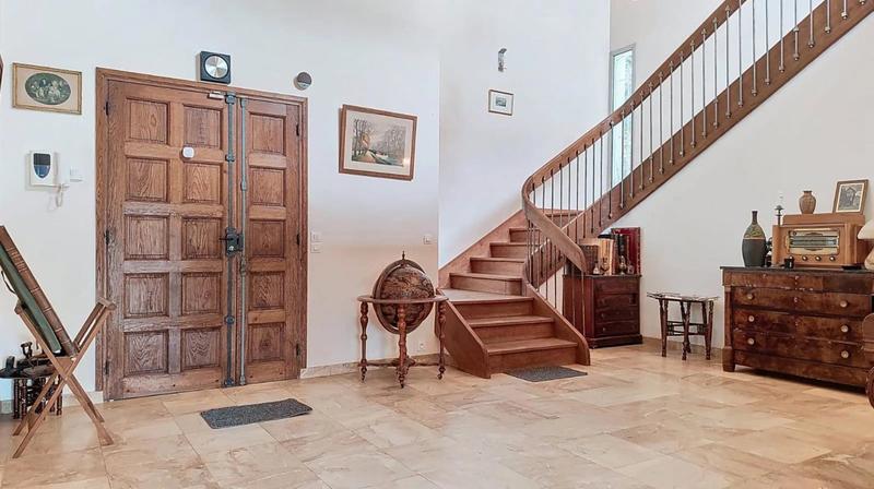 Propriété - 350 m² - 12 pièces