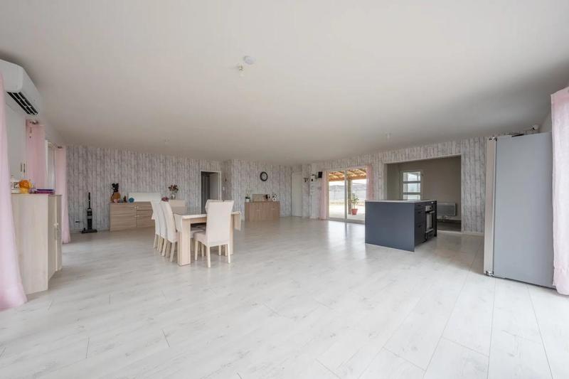 Maison - 160 m² - 7 pièces