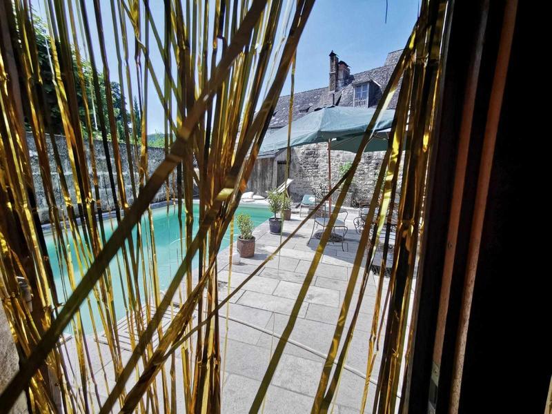 Maison - 317 m² - 12 pièces