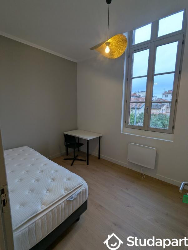 Chambre - 10 m² - 1 pièce