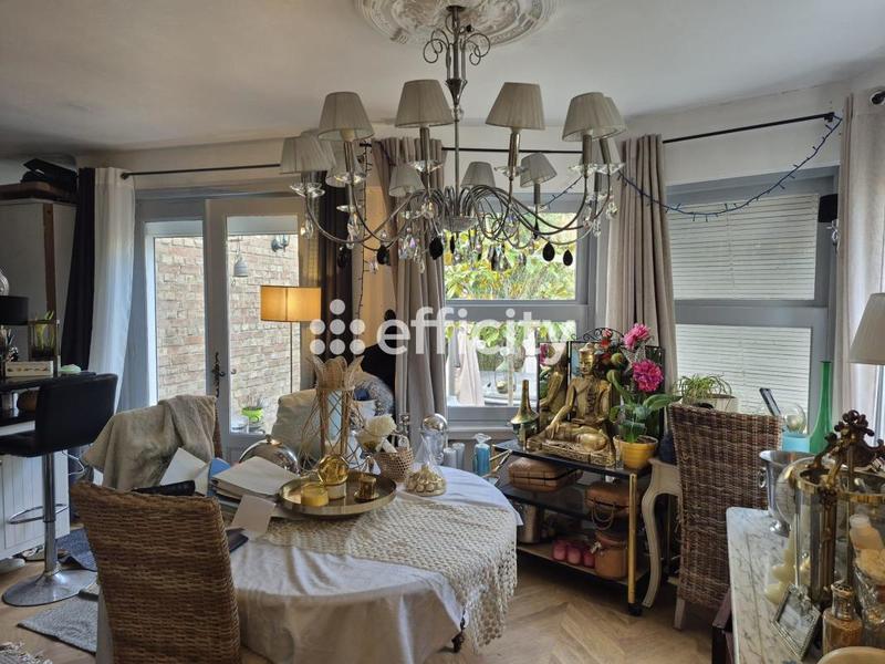 Maison - 180 m² - 6 pièces