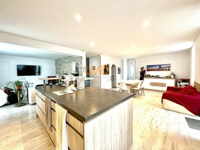 Maison - 177 m² - 7 pièces