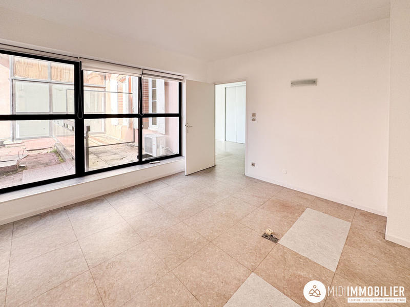 Local commercial - 137 m² - 6 pièces