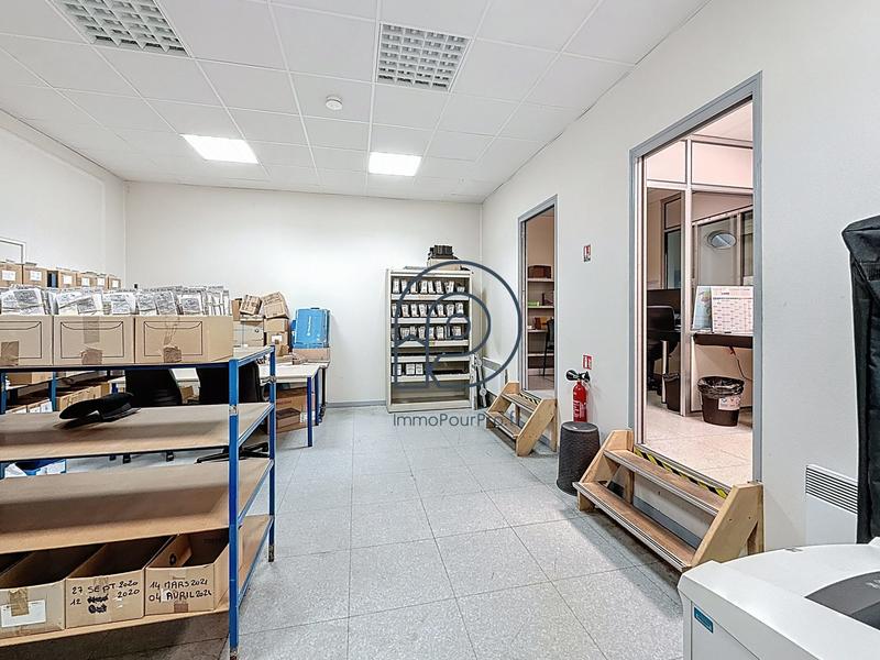 Local d'activités - 265 m²