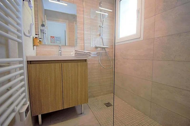 Hôtel particulier - 1 216 m² - 60 pièces