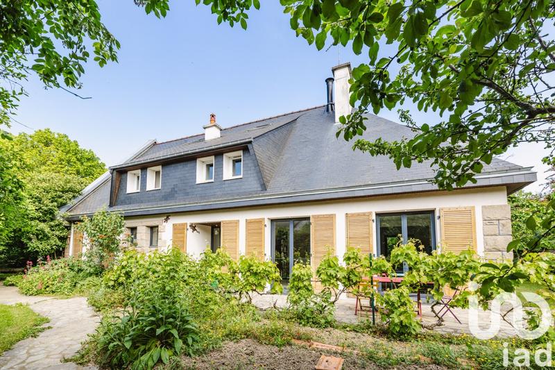 Maison - 246 m² - 8 pièces