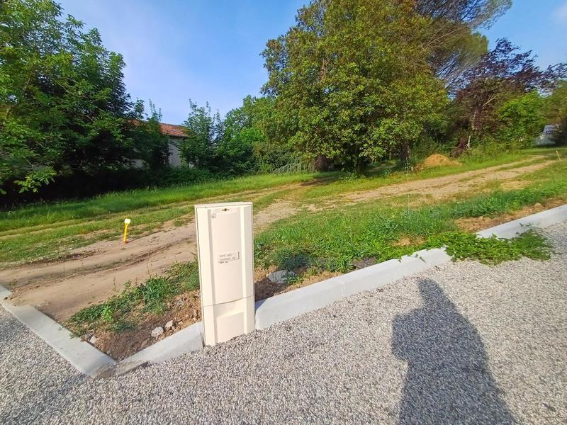 Terrain constructible - 683 m²