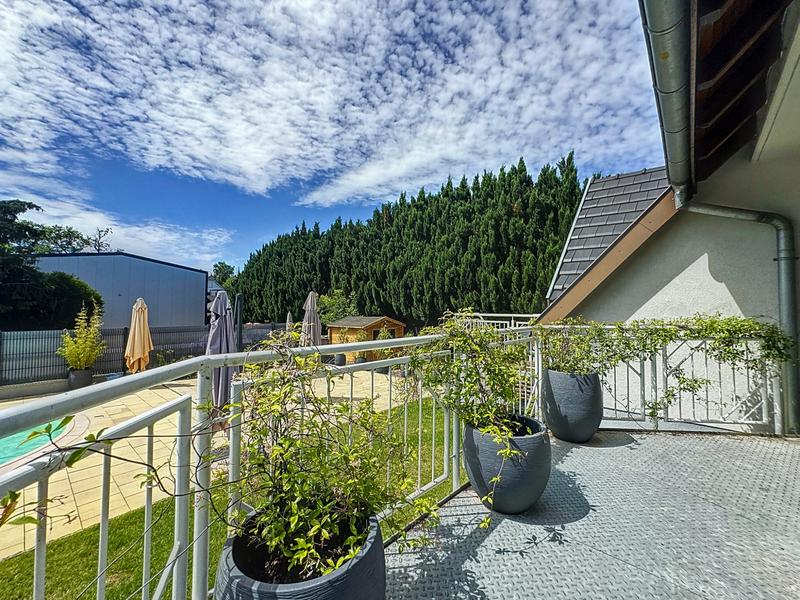 Maison - 180 m² - 9 pièces