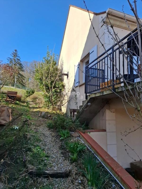Maison - 177 m² - 9 pièces
