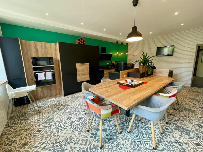 Local commercial - 242 m² - 10 pièces