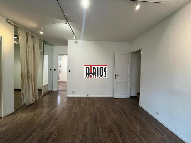 Local d'activité / Entrepôt - 62 m² - 3 pièces