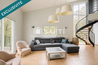 Maison - 181 m² - 6 pièces